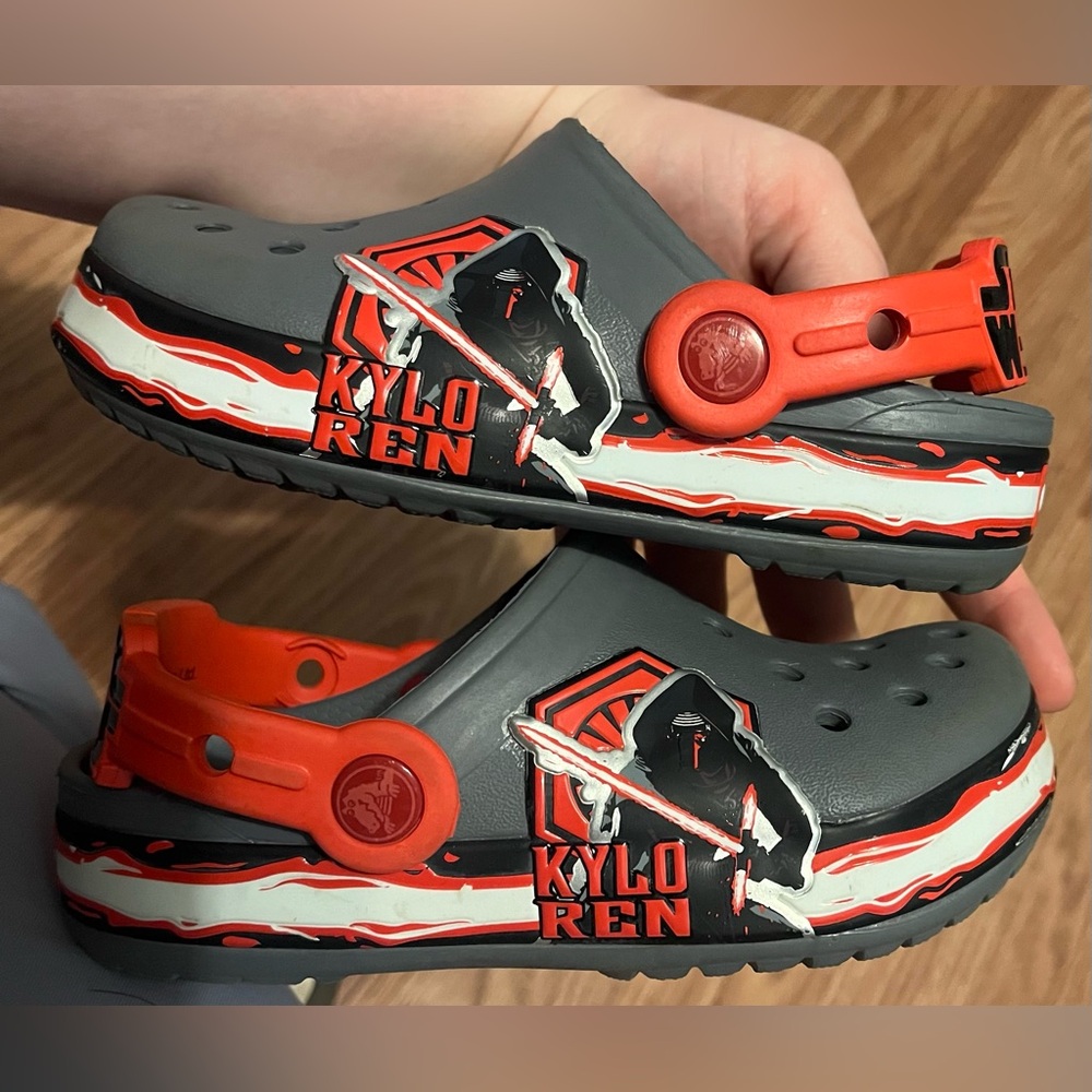 Kylo Ren - Glow in the Dark - Star Wars Crocs